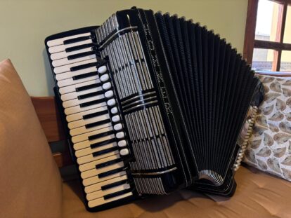 Acordeon 120 Baixos - Hohner 5ª/5ª C/ Dupla Ressonância - Germany